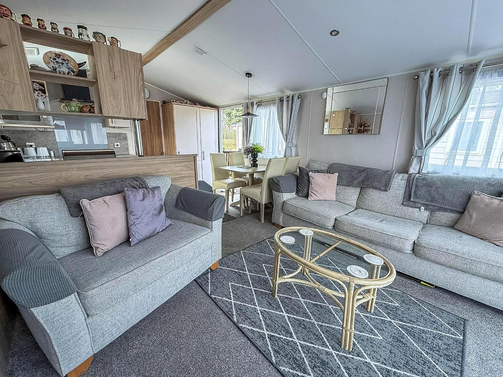 Beautiful Caravan For Hire With A Partial Sea View In Suffolk Ref 32042Az Lowestoft Exterior foto